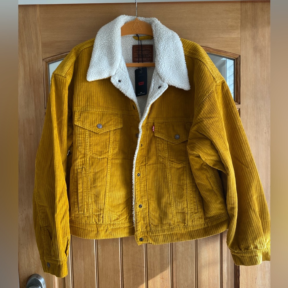 Women’s Levi’s 90S Sherpa Corduroy Trucker Jacket